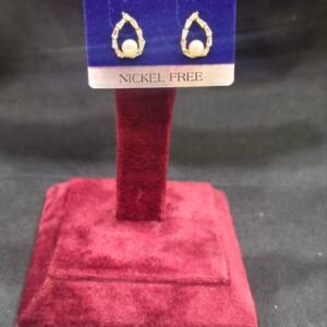 Diamond n pearl earrings - Image 1